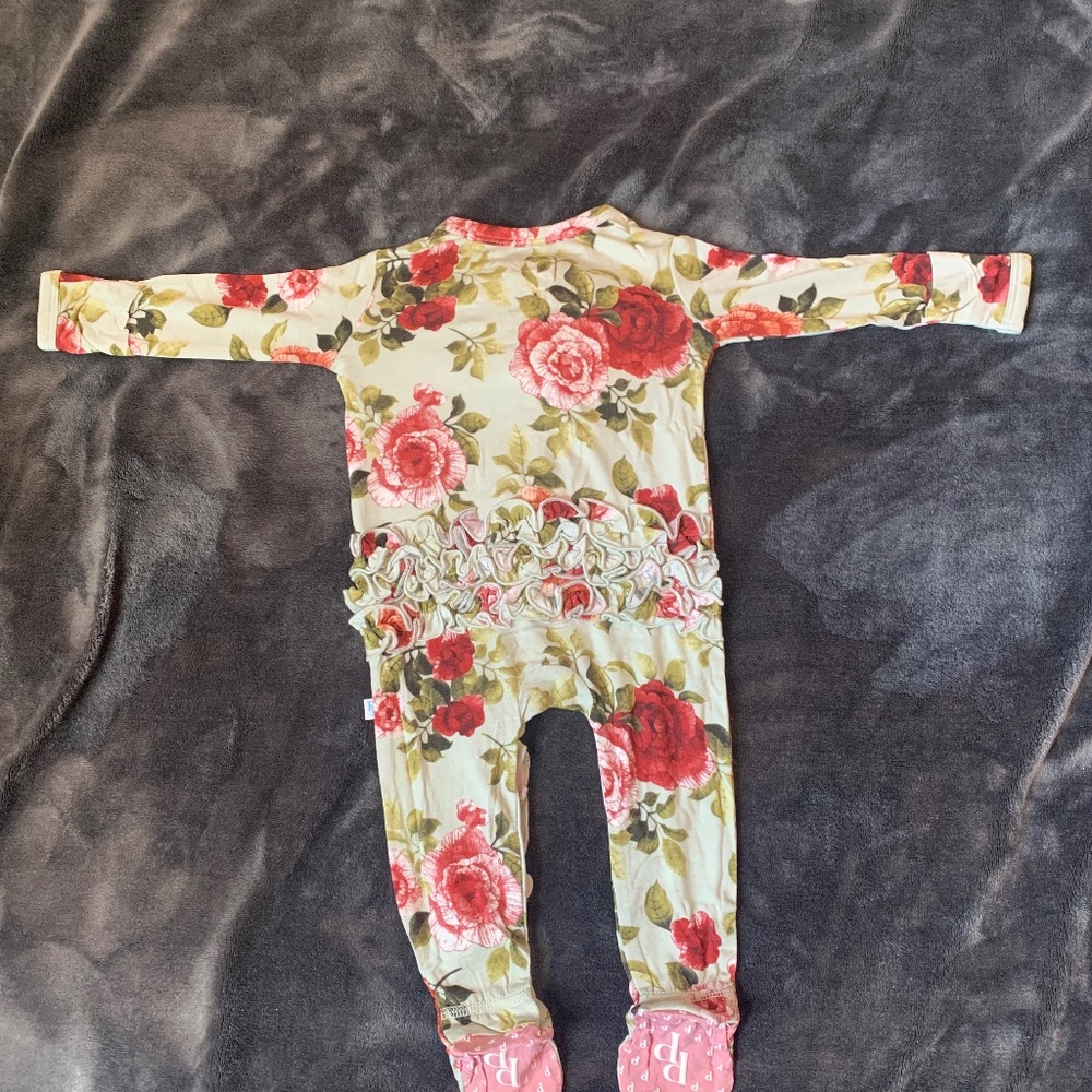 Posh Peanut Lizzie footie